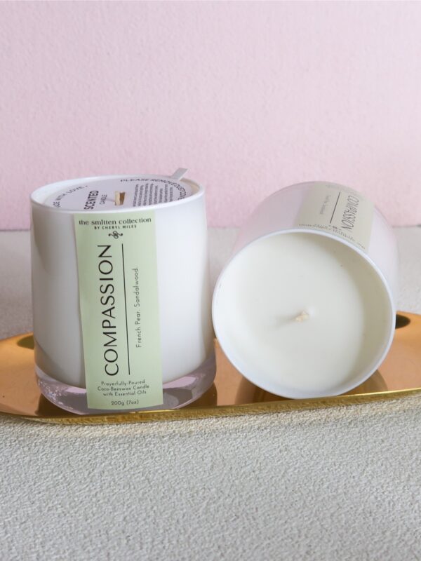 Coco-Beeswax Candle "Compassion" - non-toxic, phthalate-free fragrance, French Pear and Sandalwood 02